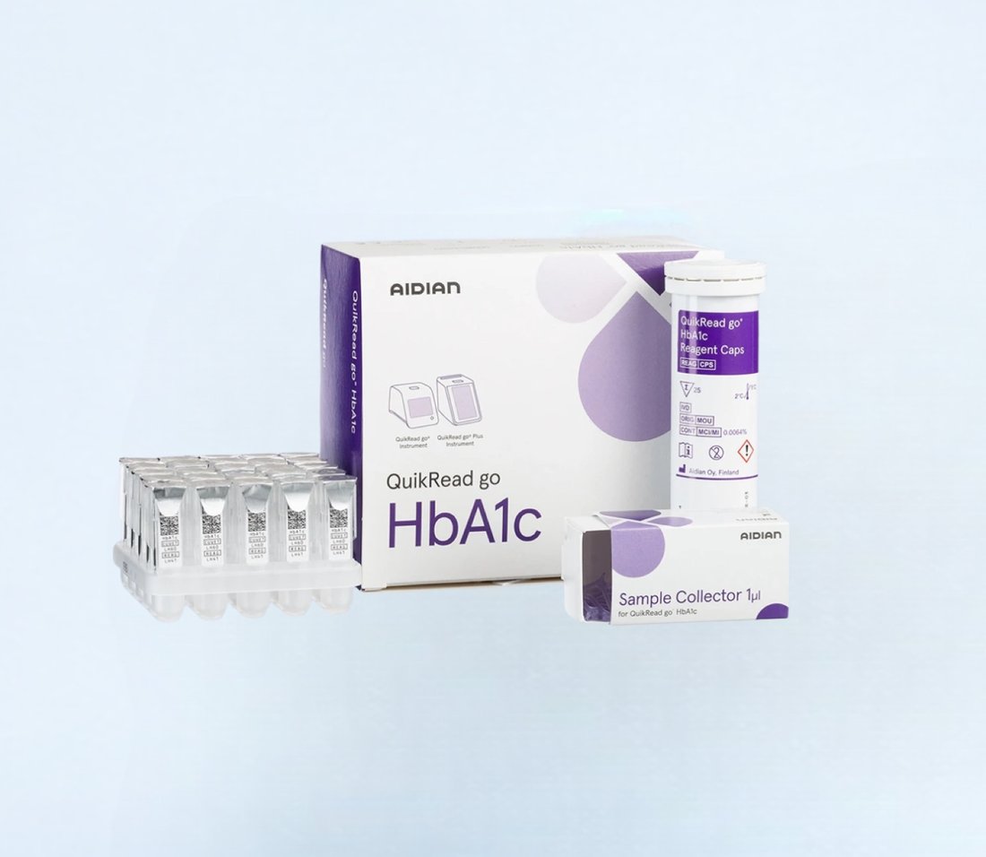 Caja del kit QuikRead go HbA1c, vista 2
